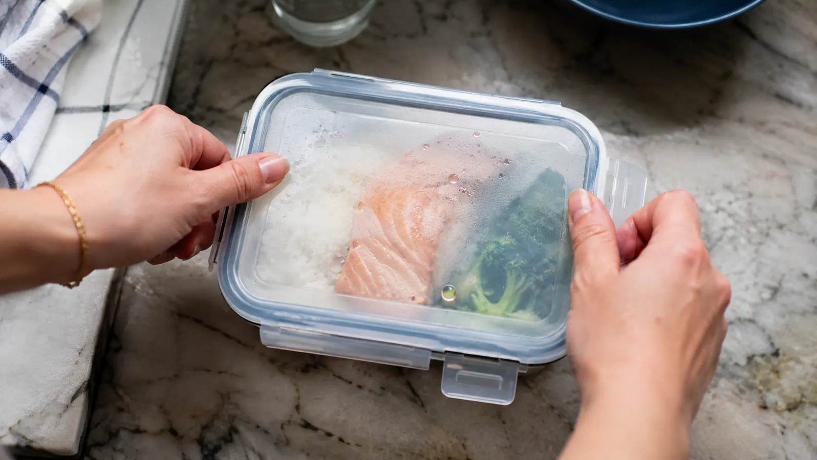 Rubbermaid Brilliance Honest Review: Lids, Leaks, Stacking, and the Price Question